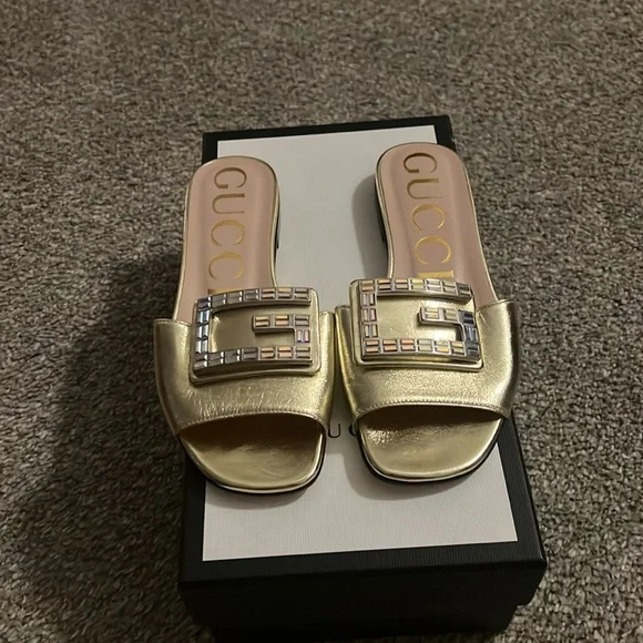 Gucci sandals. 35 1/2 - Picture 2 of 9